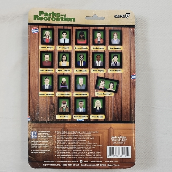 Super 7 "Parks and Recreation" Leslie Knope Action Figurine - Picture 5 of 11